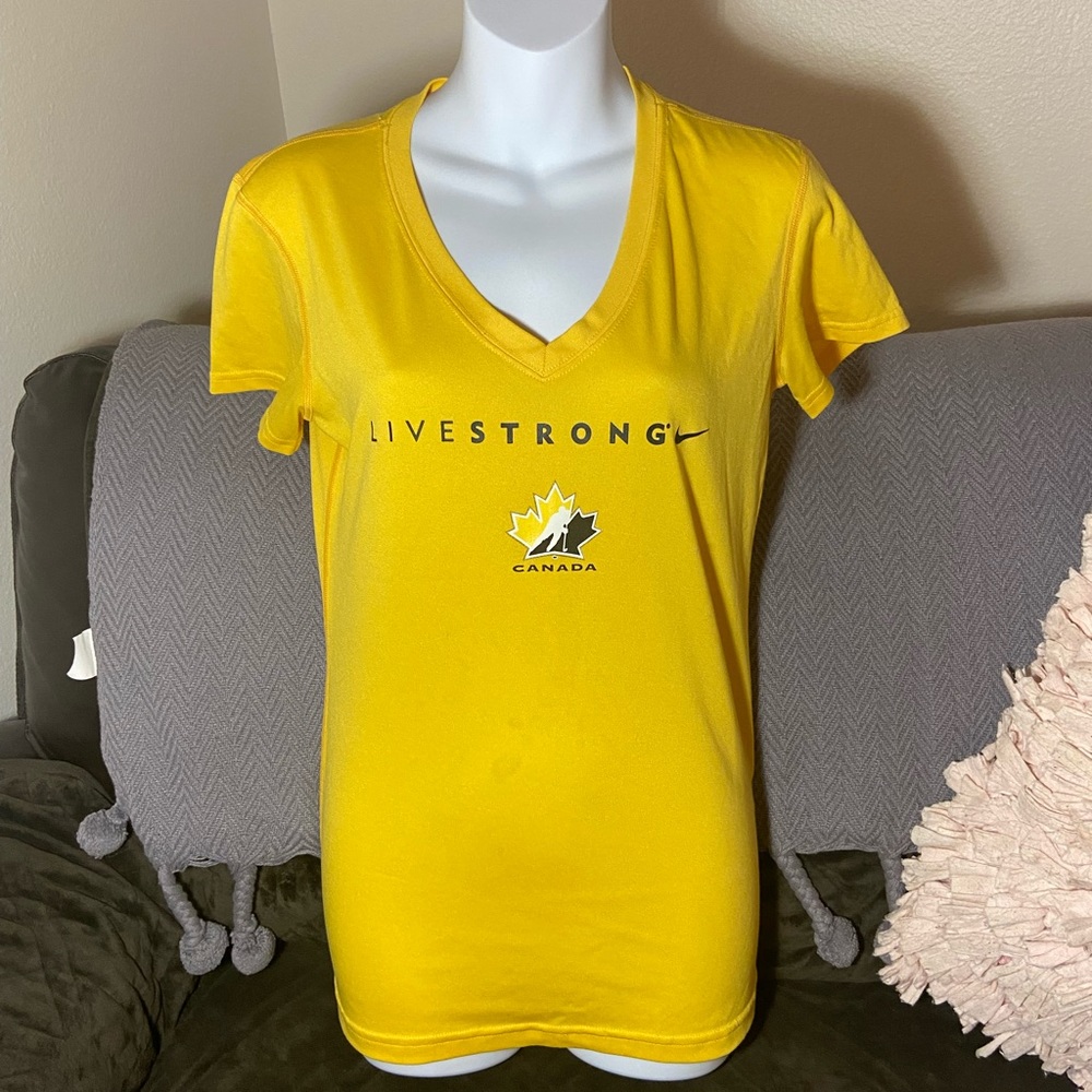 Women’s NIKE LIVESTRONG yellow T-shirt NWOT (S)